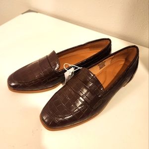 NWT Old Navy Faux Leather Chocolate Croc City Loafers